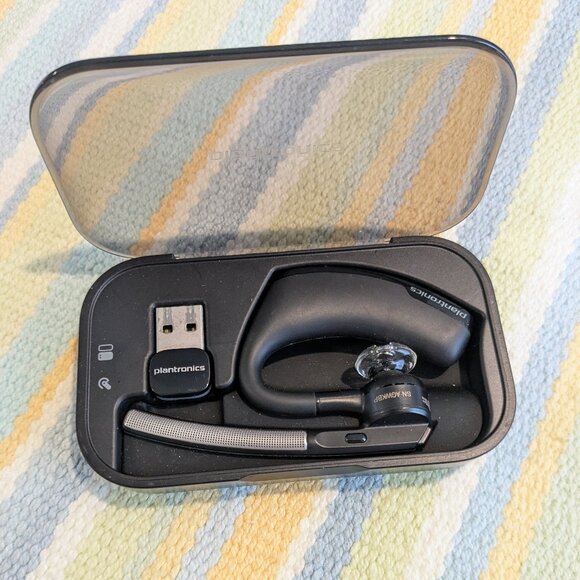 ⭐ Plantronics Bluetooth Headset - Picture 1 of 5